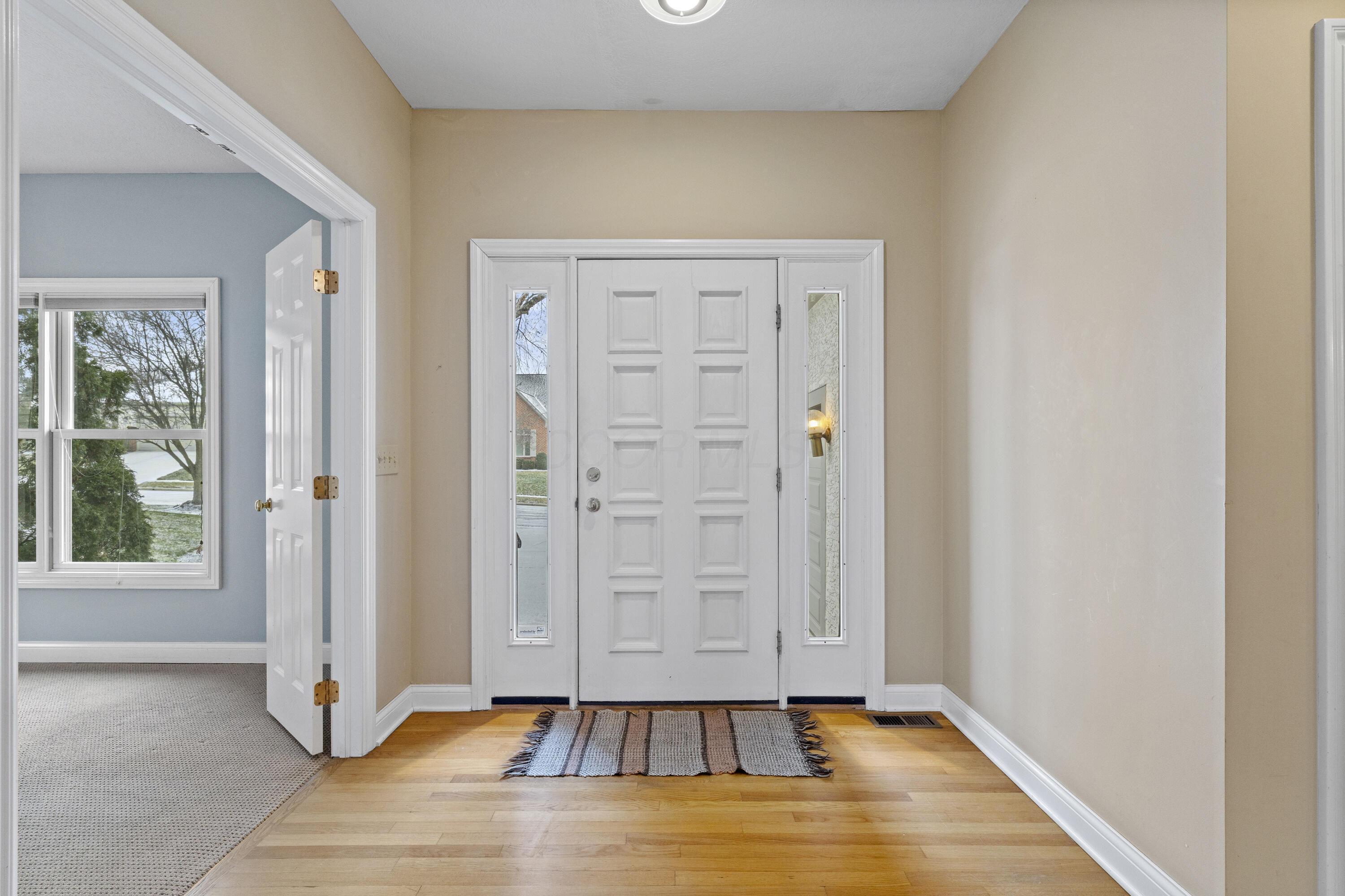 985 Linworth Village Drive