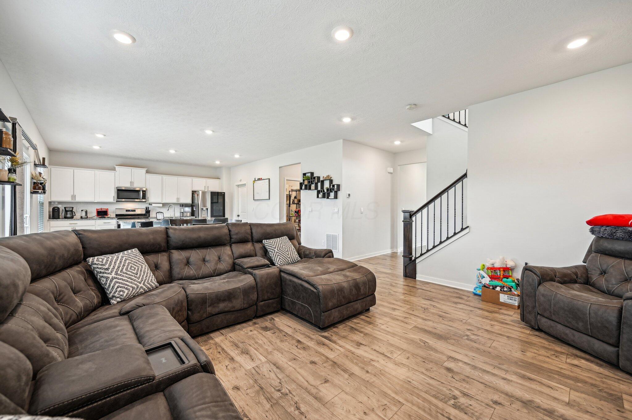 275 Crestview Lane, Pickerington, Ohio image 10