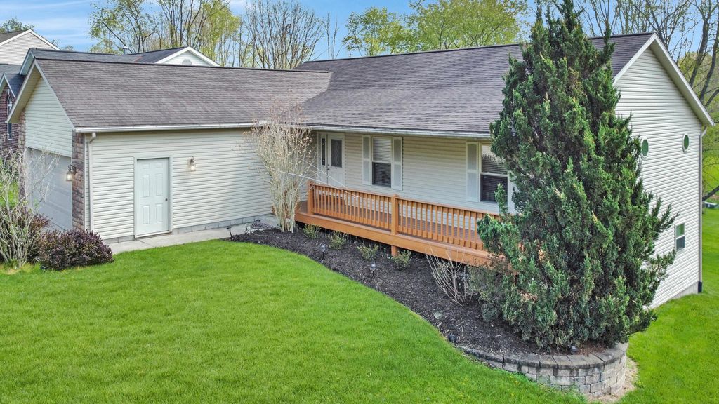 Photo of 151 Heatherwood Drive, Howard, OH 43028 (MLS # 226012950)