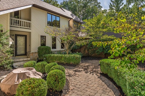 Tiny photo for 181 Whieldon Lane, Worthington, OH 43085 (MLS # 226035256)