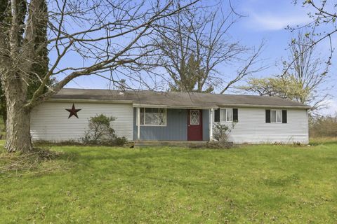 Photo of 3050 Van Fossen Road, Utica, OH 43080 (MLS # 226009976)