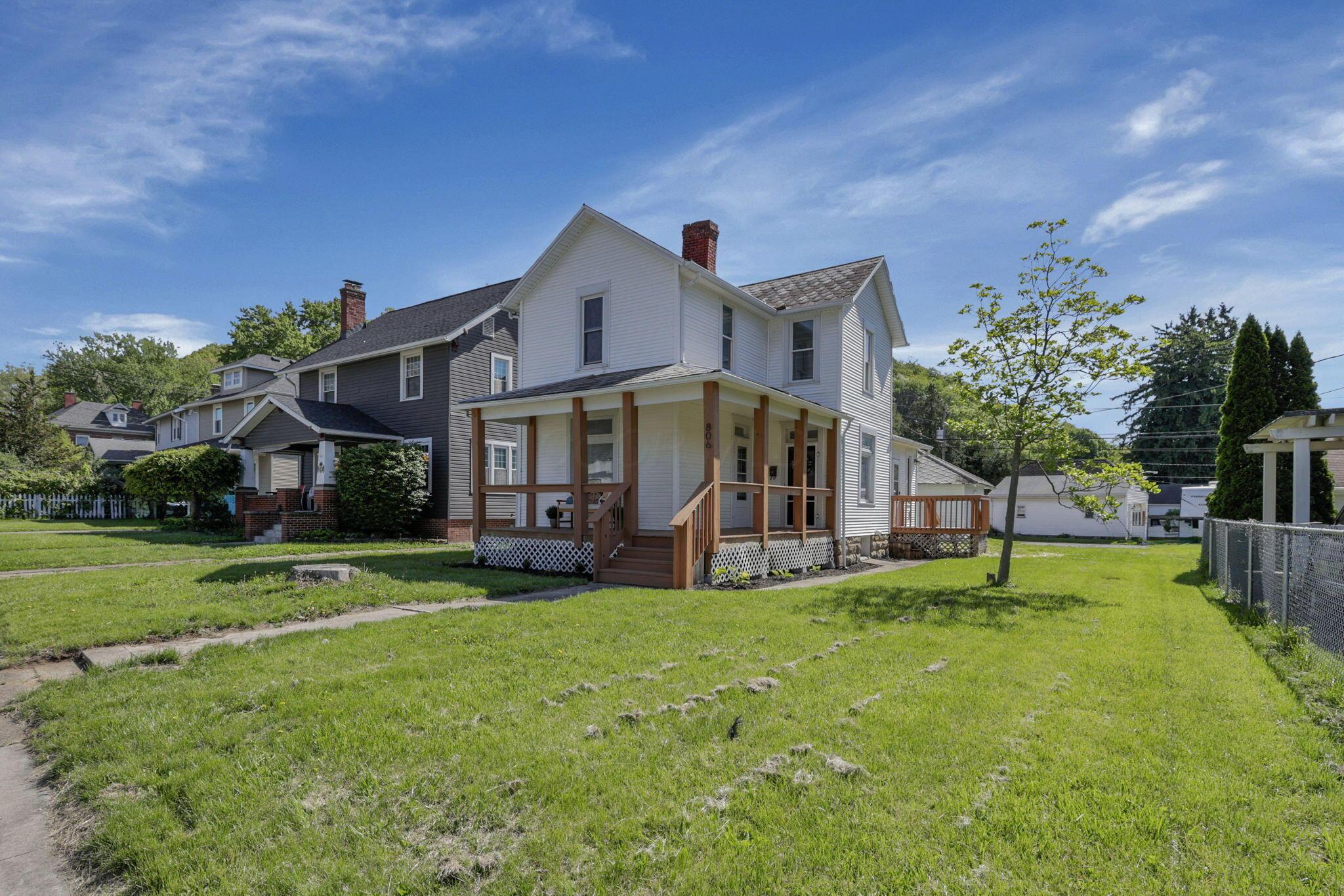 806 N High Street