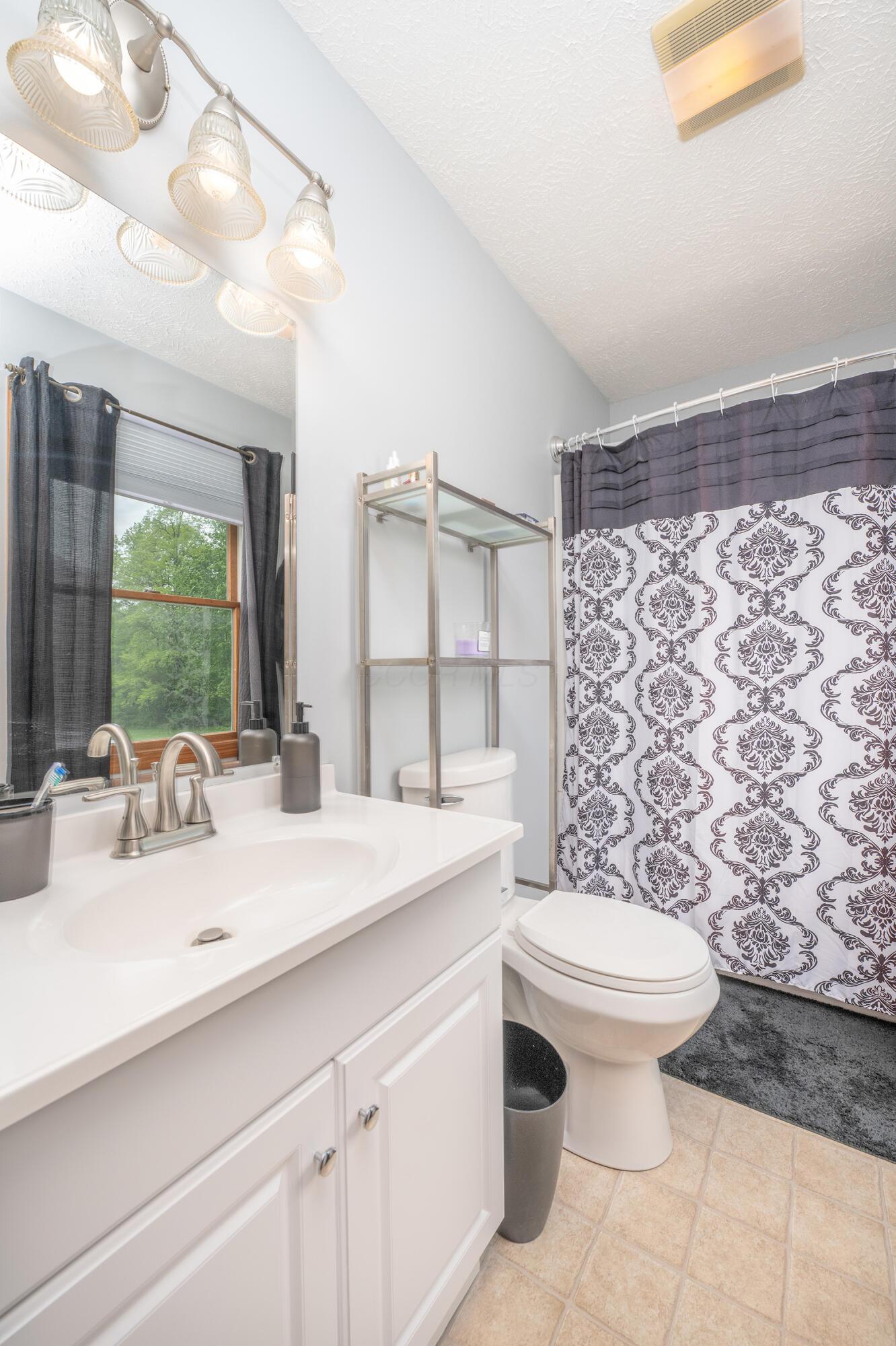 1295 Vernonview Drive, Mount Vernon, Ohio image 24