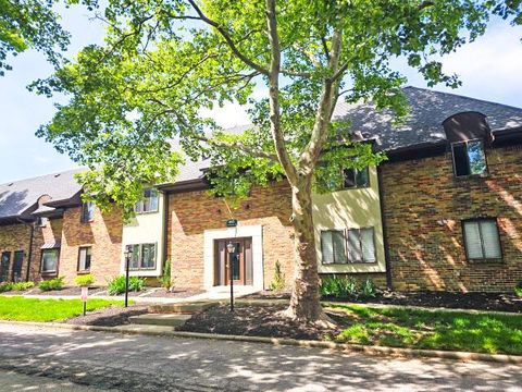 Photo of 652 Olde Towne Avenue 9-652T #9-652T, Columbus, OH 43214 (MLS # 226018564)