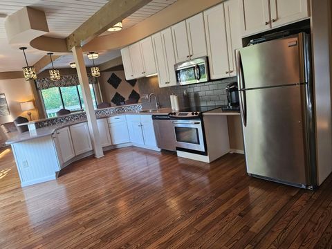 Tiny photo for 652 Olde Towne Avenue 9-652T #9-652T, Columbus, OH 43214 (MLS # 226018564)