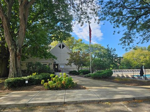 Tiny photo for 652 Olde Towne Avenue 9-652T #9-652T, Columbus, OH 43214 (MLS # 226018564)