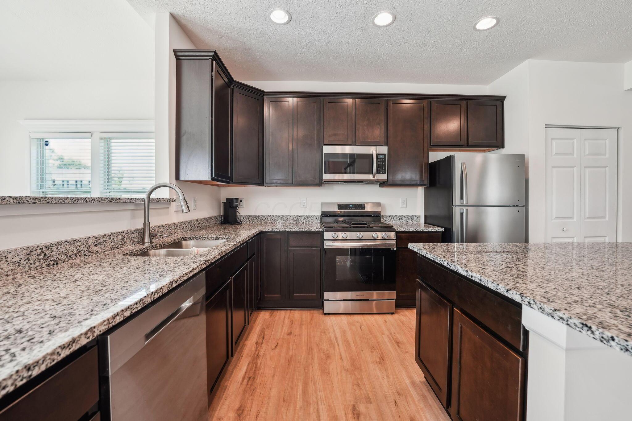 5328 Ansbach Drive, Groveport, Ohio image 18