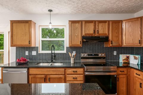 Tiny photo for 2927 Southfield Village Drive R #R, Grove City, OH 43123 (MLS # 226019064)