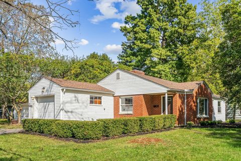 Photo of 2676 tudor Road Road, Columbus, OH 43209 (MLS # 225038446)