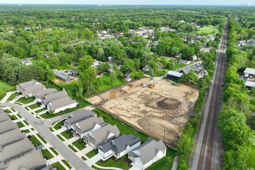 Photo of 121 Encore Park Bend, Powell, OH 43065 (MLS # 226017589)