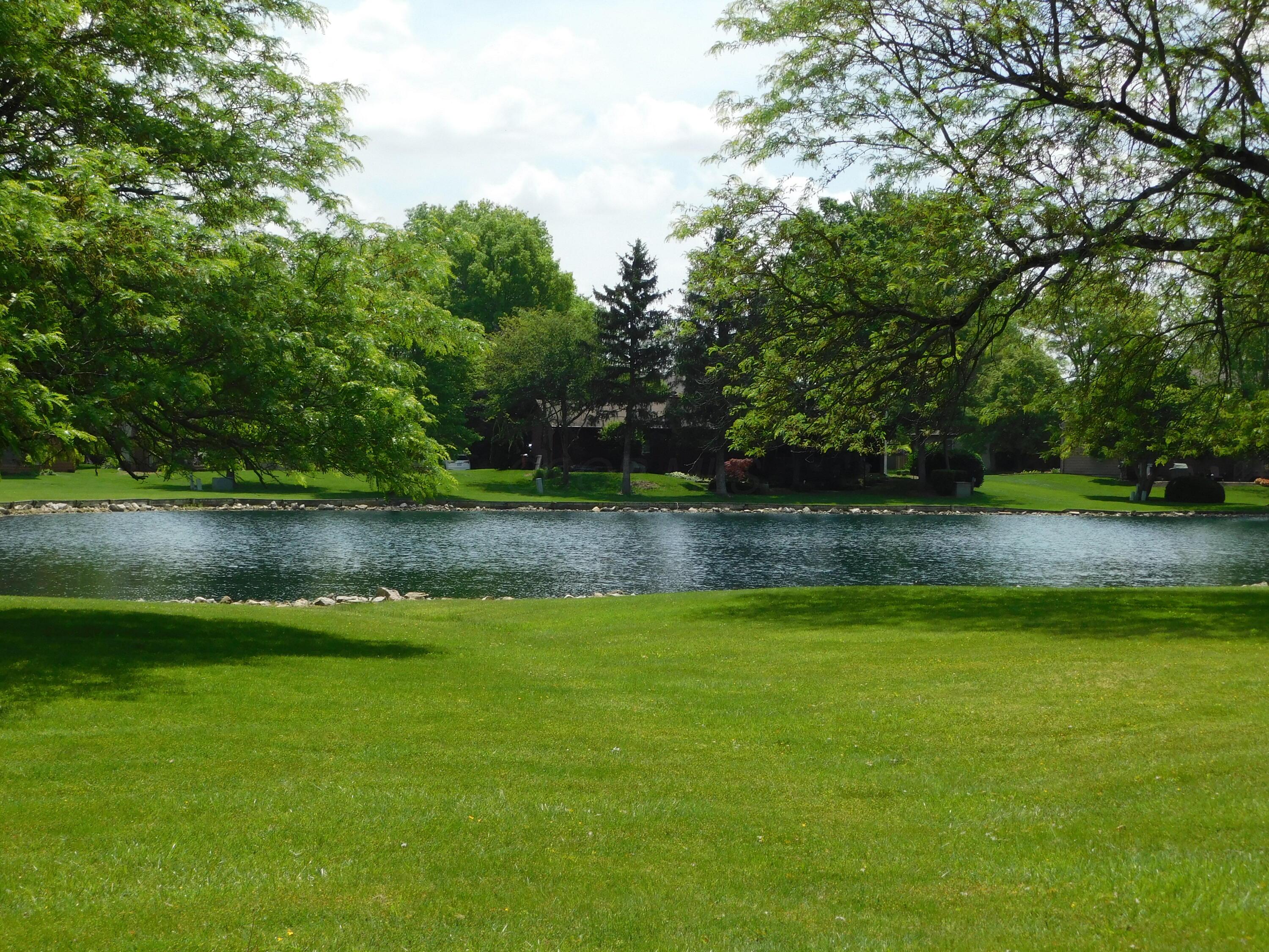 6202 Hickory Lawn Court, Grove City, Ohio image 8