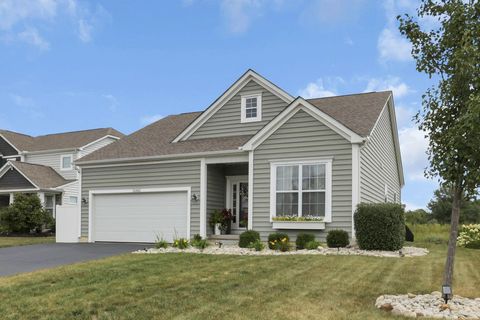 Photo of 12482 Prairie View Drive NW, Pickerington, OH 43147 (MLS # 225032116)