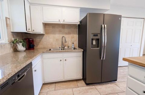 Tiny photo for 595 Deerwood Avenue E, Columbus, OH 43230 (MLS # 226005475)