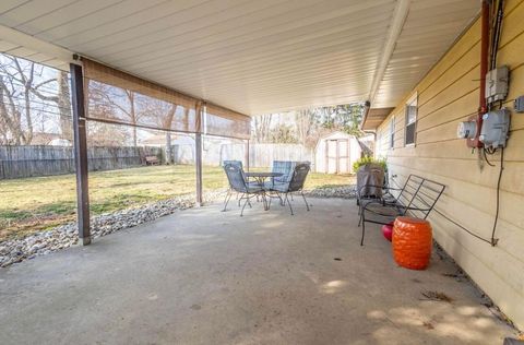 Tiny photo for 595 Deerwood Avenue E, Columbus, OH 43230 (MLS # 226005475)