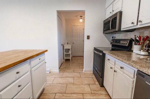 Tiny photo for 595 Deerwood Avenue E, Columbus, OH 43230 (MLS # 226005475)