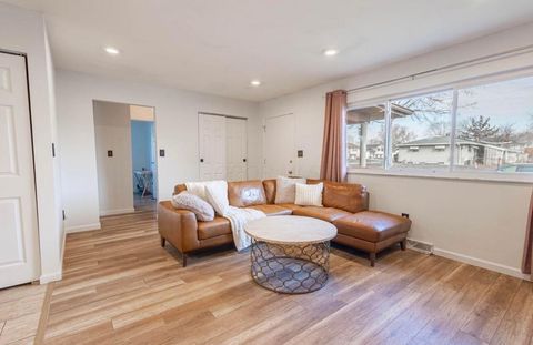 Tiny photo for 595 Deerwood Avenue E, Columbus, OH 43230 (MLS # 226005475)