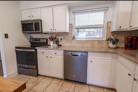 Tiny photo for 595 Deerwood Avenue E, Columbus, OH 43230 (MLS # 226005475)