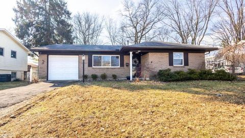 Photo of 595 Deerwood Avenue E, Columbus, OH 43230 (MLS # 226005475)