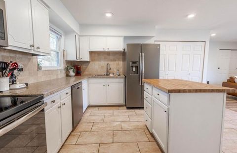 Tiny photo for 595 Deerwood Avenue E, Columbus, OH 43230 (MLS # 226005475)