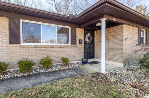 Tiny photo for 595 Deerwood Avenue E, Columbus, OH 43230 (MLS # 226005475)