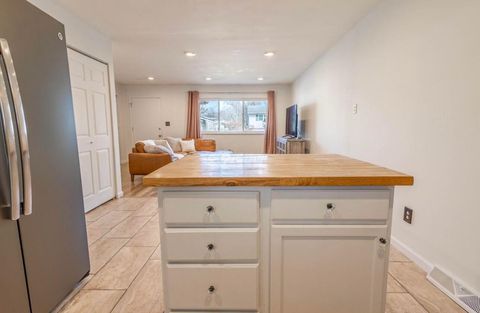 Tiny photo for 595 Deerwood Avenue E, Columbus, OH 43230 (MLS # 226005475)