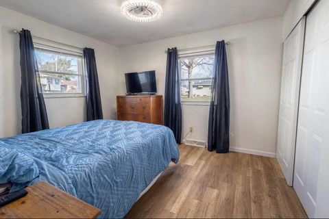 Tiny photo for 595 Deerwood Avenue E, Columbus, OH 43230 (MLS # 226005475)