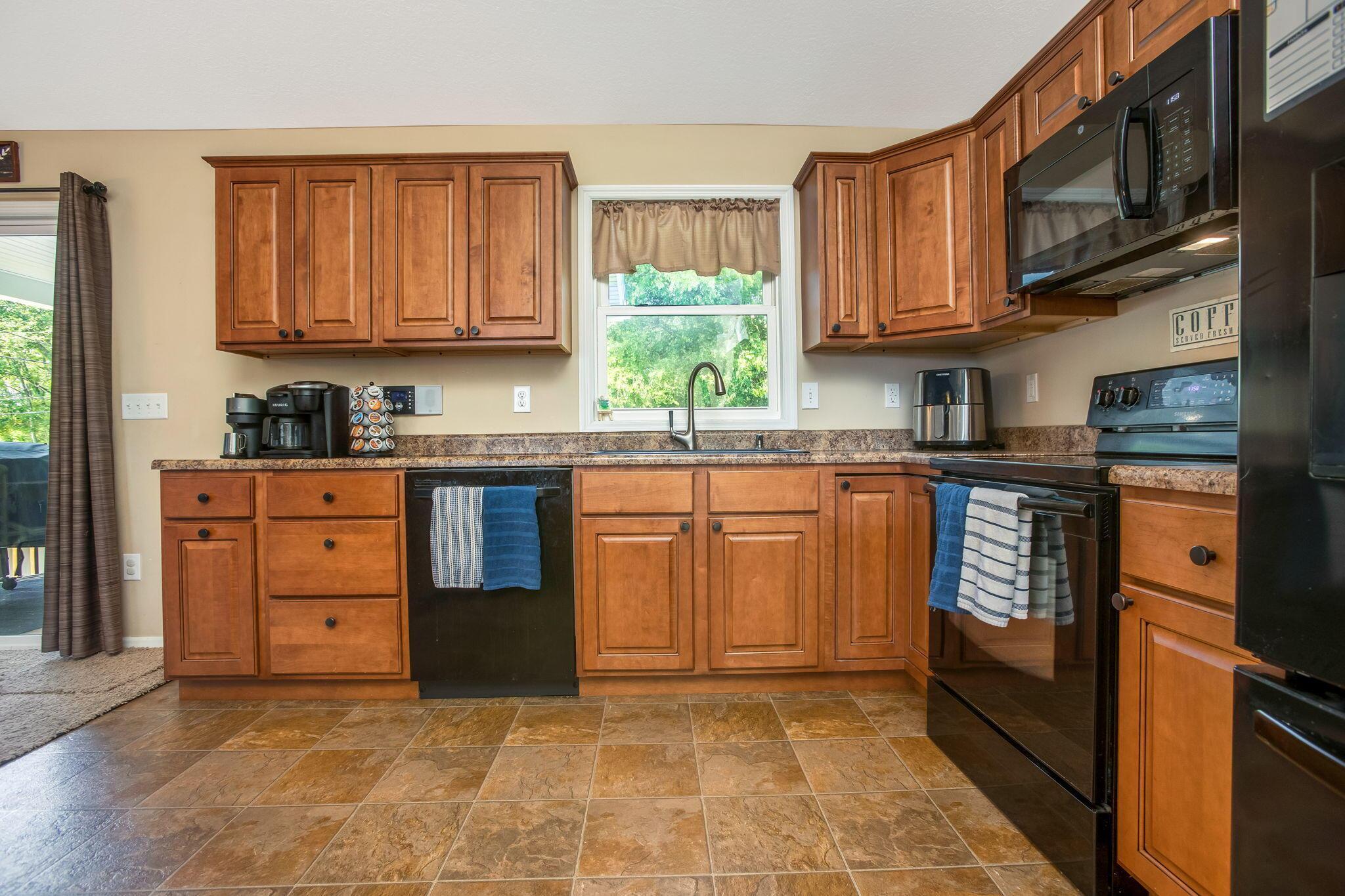 765 Huntley Avenue, Logan, Ohio image 14