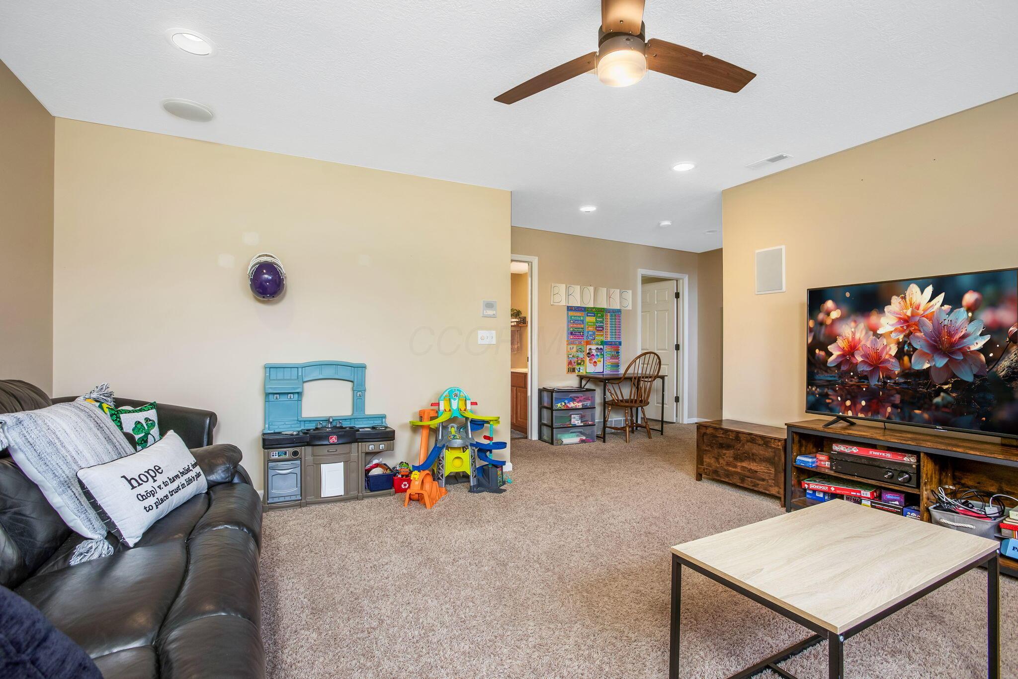 765 Huntley Avenue, Logan, Ohio image 37