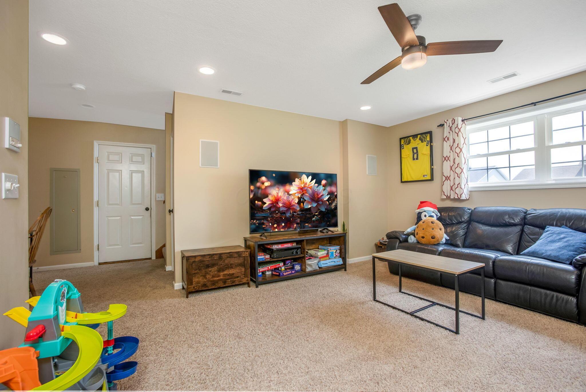 765 Huntley Avenue, Logan, Ohio image 38