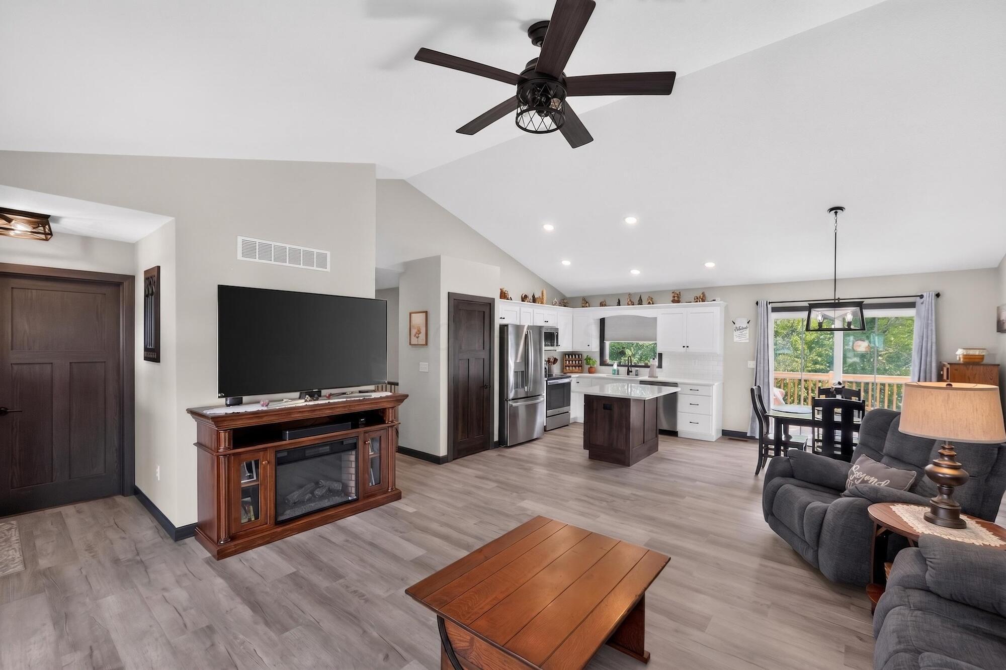 1085 Apple Valley Drive
