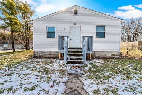 Photo of 663 E 2nd Avenue, Columbus, OH 43201 (MLS # 226000819)