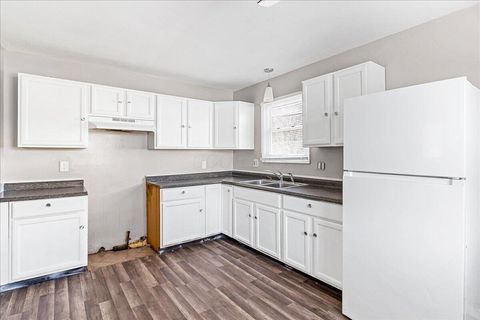 Tiny photo for 663 E 2nd Avenue, Columbus, OH 43201 (MLS # 226000819)