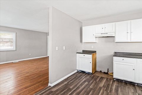 Tiny photo for 663 E 2nd Avenue, Columbus, OH 43201 (MLS # 226000819)