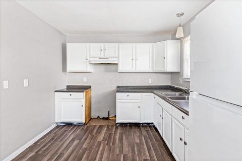 Tiny photo for 663 E 2nd Avenue, Columbus, OH 43201 (MLS # 226000819)