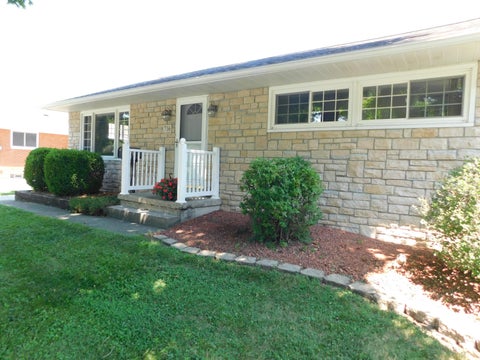 Photo of 716 Elm, Groveport, OH 43125 (MLS # 226029870)
