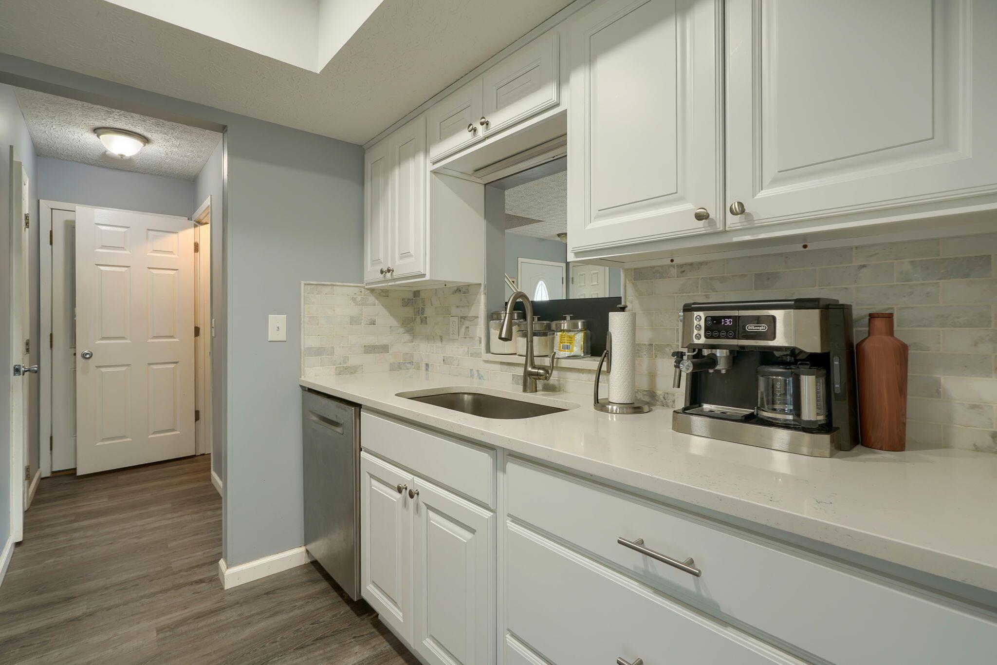 832 Fortunegate Drive, Westerville, Ohio image 12