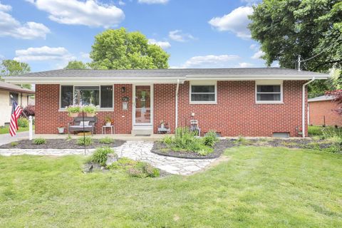 Photo of 736 Elm Street, Groveport, OH 43125 (MLS # 226016673)