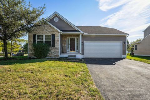 Photo of 3174 Sitka Spruce Drive, Grove City, OH 43123 (MLS # 225037594)