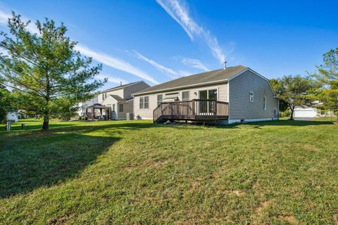 Tiny photo for 3174 Sitka Spruce Drive, Grove City, OH 43123 (MLS # 225037594)