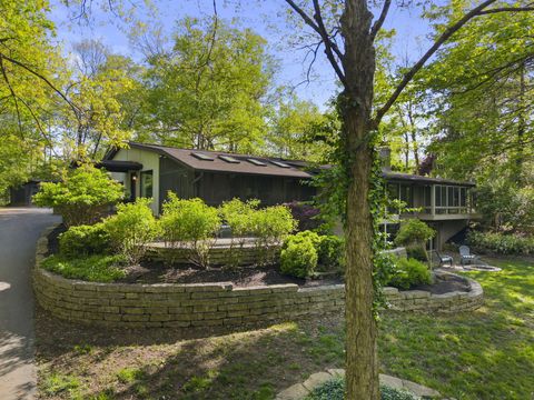 Tiny photo for 2391 Donna Drive, Columbus, OH 43220 (MLS # 226015011)