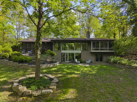 Tiny photo for 2391 Donna Drive, Columbus, OH 43220 (MLS # 226015011)