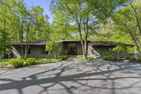 Tiny photo for 2391 Donna Drive, Columbus, OH 43220 (MLS # 226015011)
