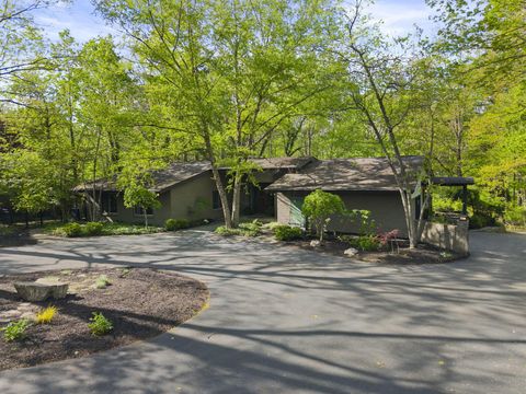 Tiny photo for 2391 Donna Drive, Columbus, OH 43220 (MLS # 226015011)