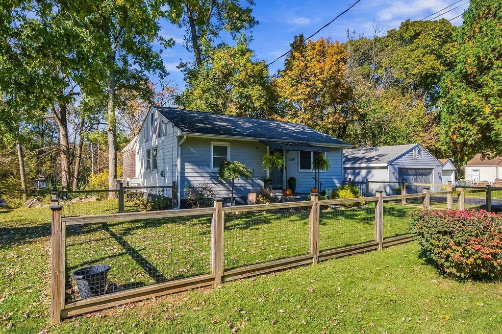 Photo of 5523 Walnut View Boulevard, Columbus, OH 43230 (MLS # 226040493)