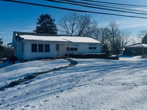Photo of 2220 Lancaster Thornville Road NE, Lancaster, OH 43130 (MLS # 226000134)
