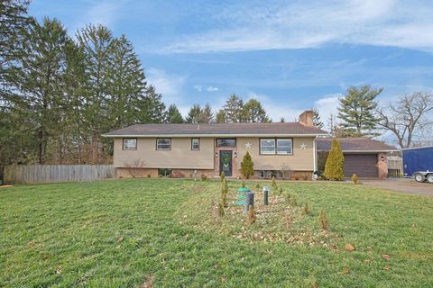 Photo of 267 S Waggoner Road, Reynoldsburg, OH 43068 (MLS # 226000905)