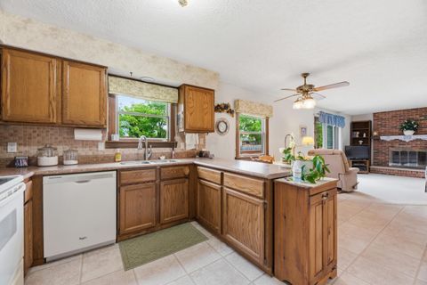 Tiny photo for 404 Knob Avenue, Reynoldsburg, OH 43068 (MLS # 226018114)
