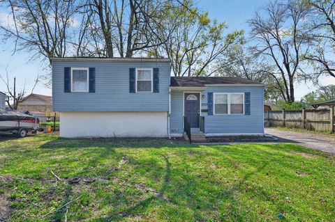 Photo of 5373 Deforest Drive, Columbus, OH 43232 (MLS # 226012050)