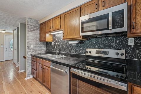 Tiny photo for 3000 Highpoint Drive, Columbus, OH 43221 (MLS # 225037430)