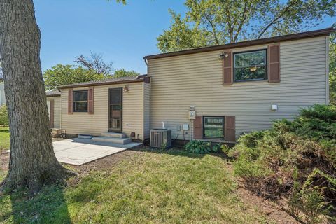 Tiny photo for 3000 Highpoint Drive, Columbus, OH 43221 (MLS # 225037430)